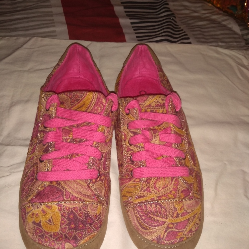 Lady's shoes